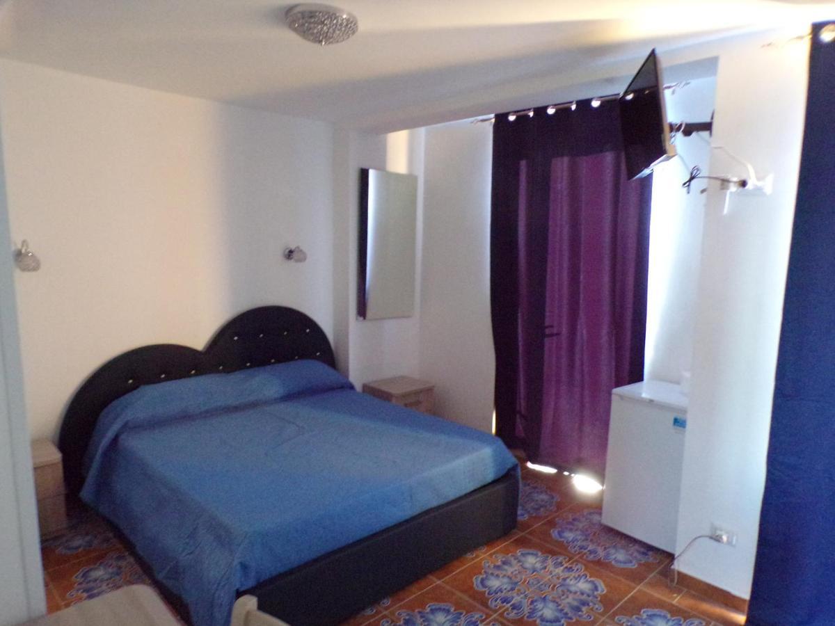 Nuova Aurora Rent Rooms Roccalumera Ngoại thất bức ảnh