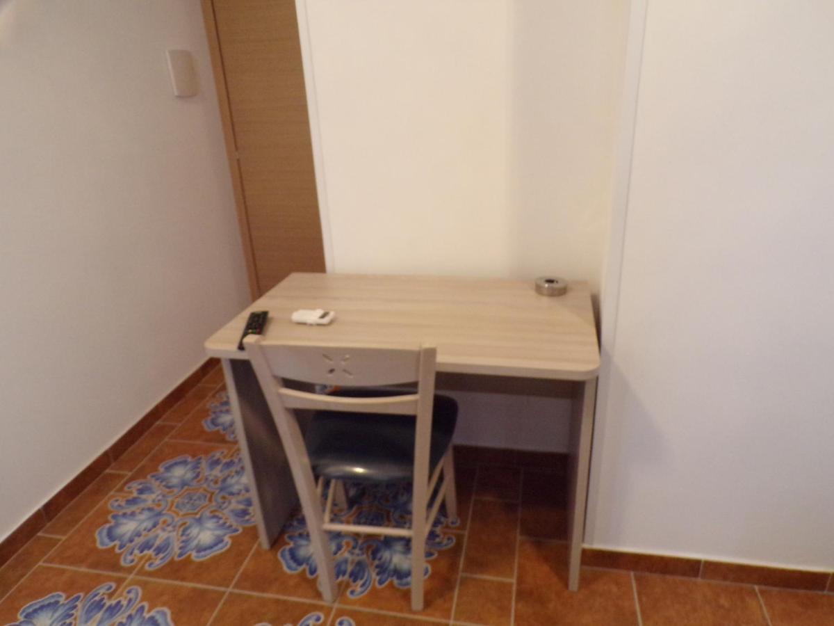 Nuova Aurora Rent Rooms Roccalumera Ngoại thất bức ảnh