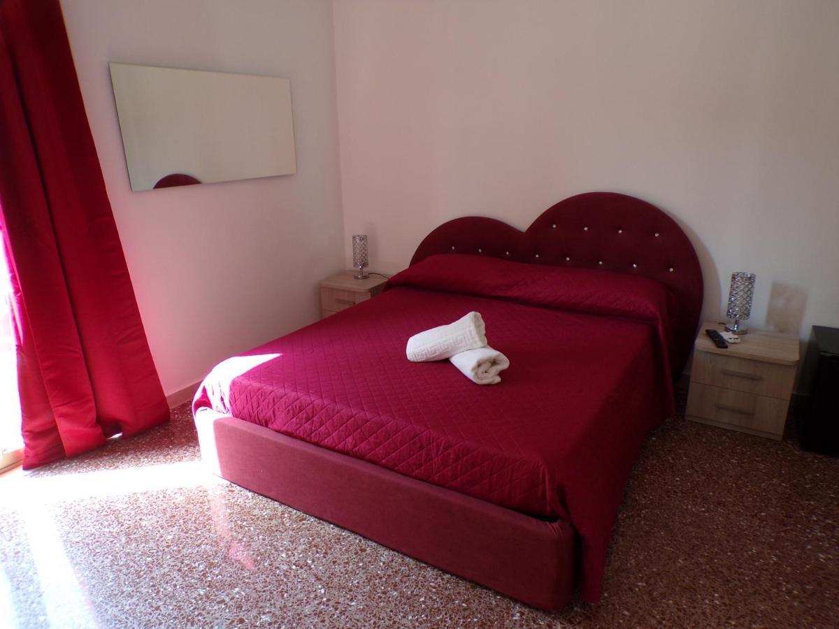 Nuova Aurora Rent Rooms Roccalumera Ngoại thất bức ảnh