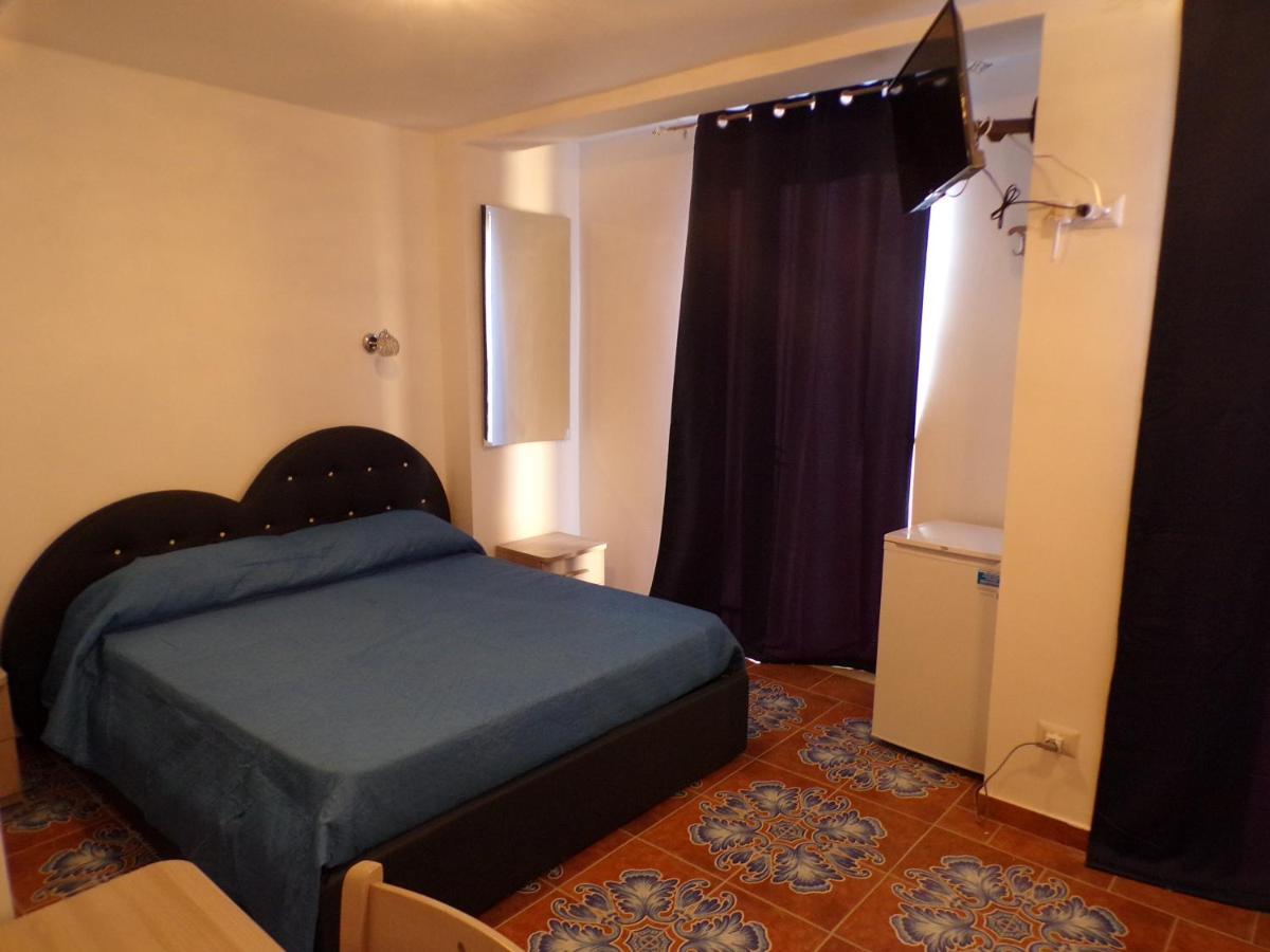 Nuova Aurora Rent Rooms Roccalumera Ngoại thất bức ảnh