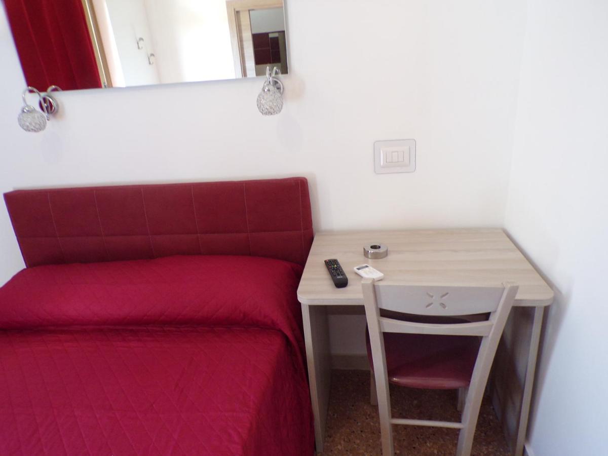 Nuova Aurora Rent Rooms Roccalumera Ngoại thất bức ảnh