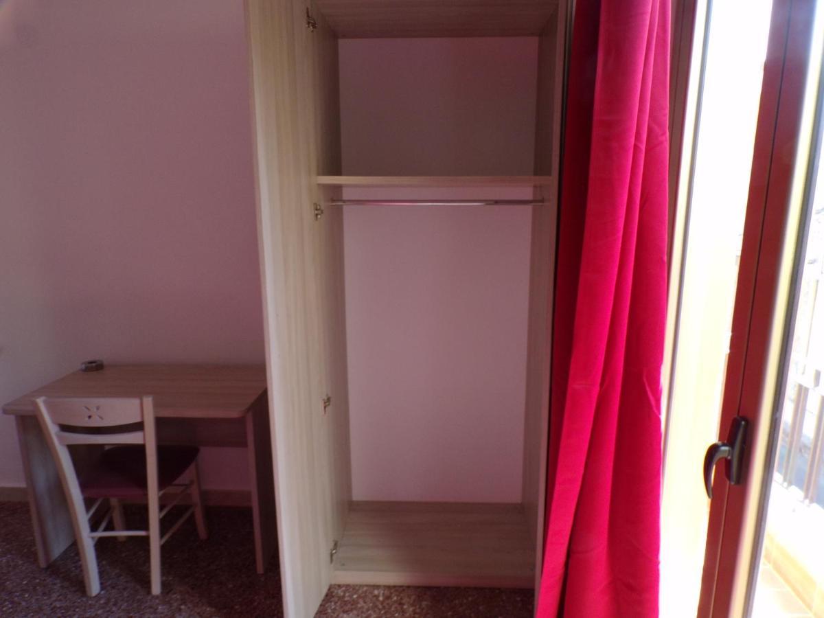Nuova Aurora Rent Rooms Roccalumera Ngoại thất bức ảnh