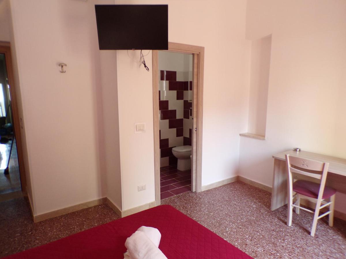 Nuova Aurora Rent Rooms Roccalumera Ngoại thất bức ảnh