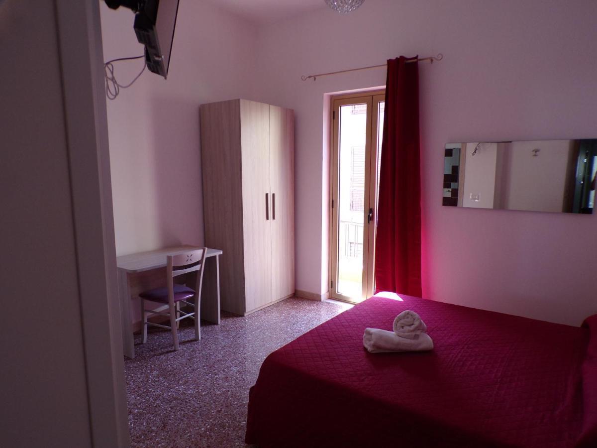 Nuova Aurora Rent Rooms Roccalumera Ngoại thất bức ảnh
