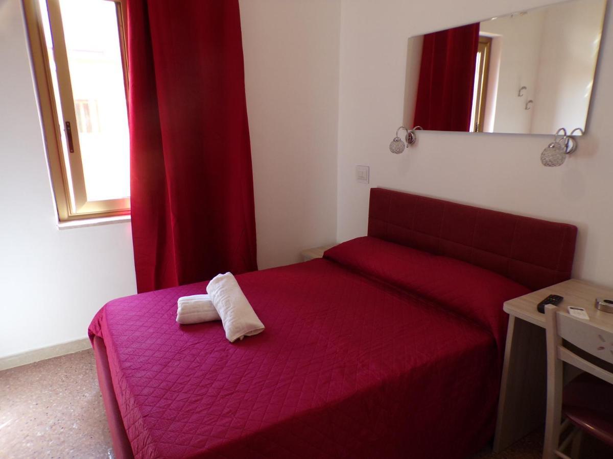 Nuova Aurora Rent Rooms Roccalumera Ngoại thất bức ảnh