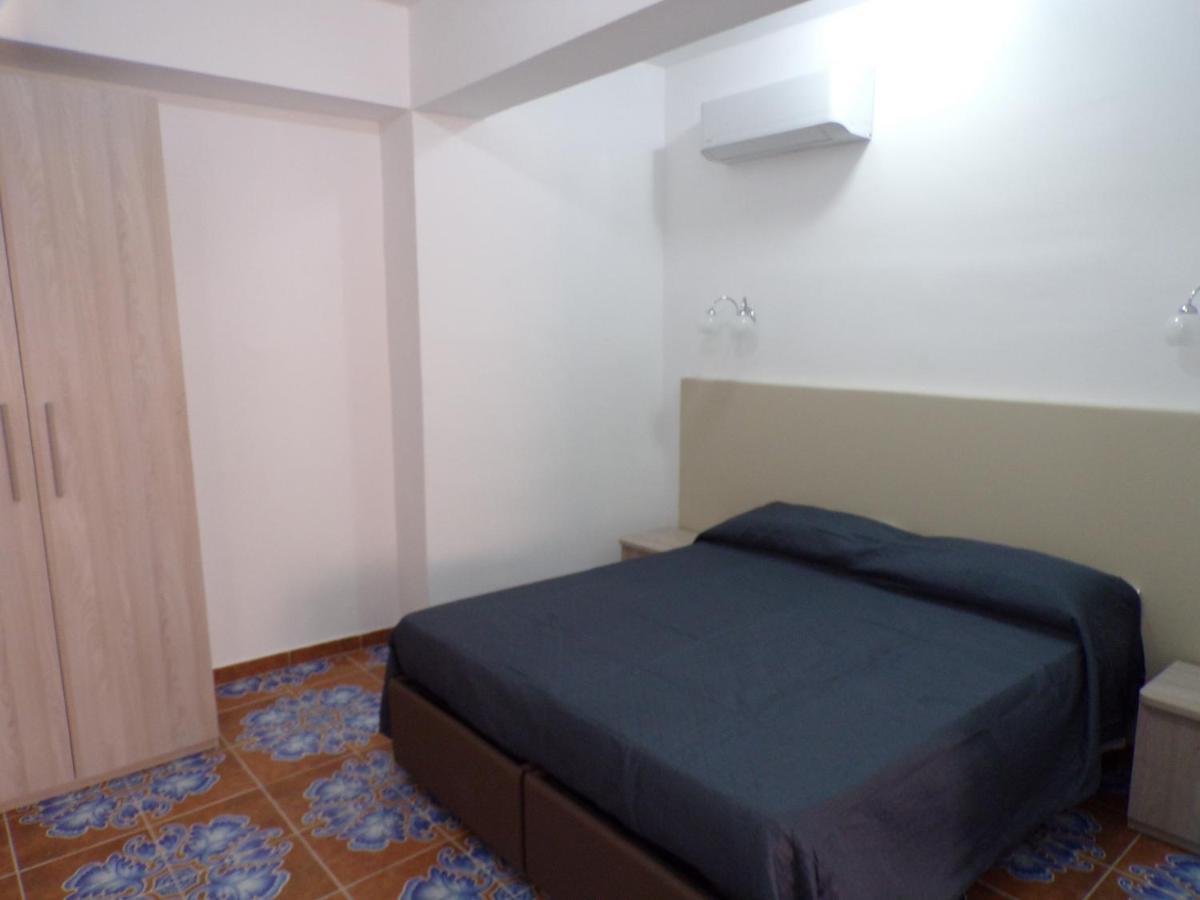 Nuova Aurora Rent Rooms Roccalumera Ngoại thất bức ảnh