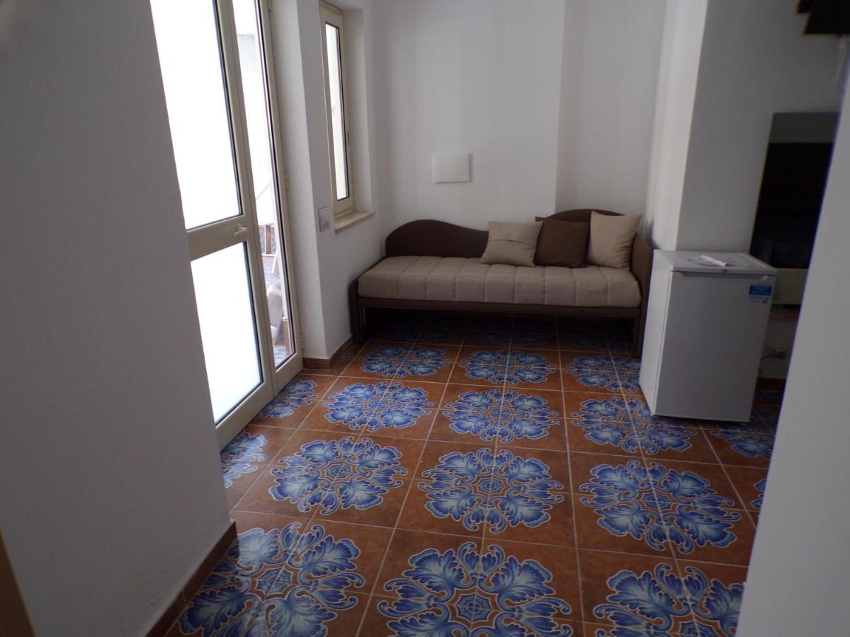 Nuova Aurora Rent Rooms Roccalumera Ngoại thất bức ảnh