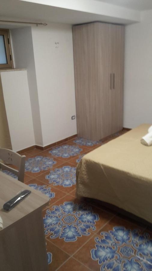 Nuova Aurora Rent Rooms Roccalumera Ngoại thất bức ảnh