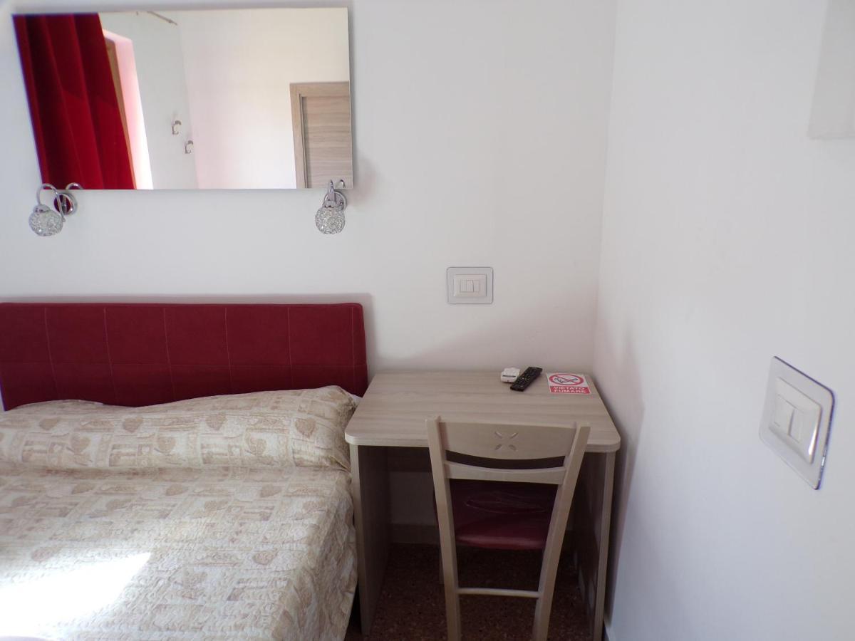 Nuova Aurora Rent Rooms Roccalumera Ngoại thất bức ảnh