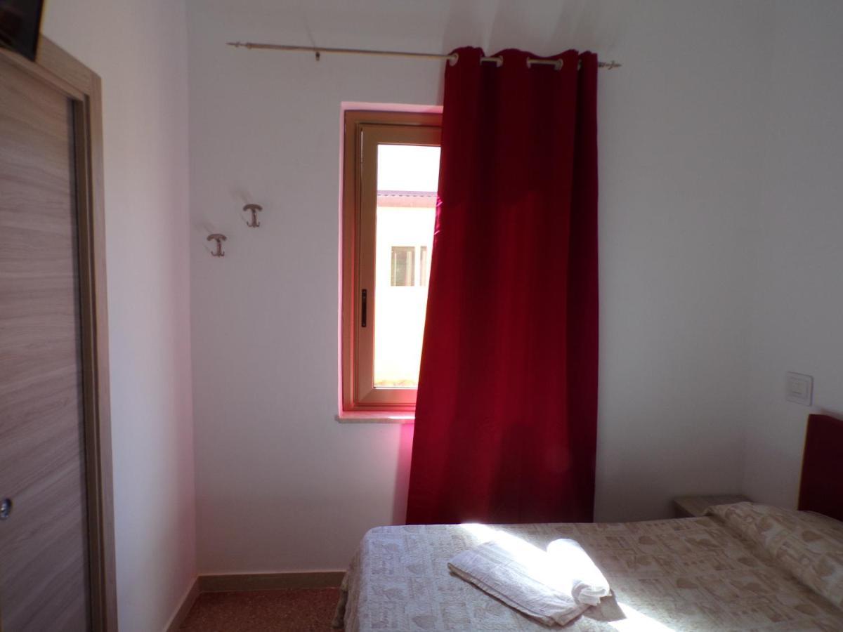 Nuova Aurora Rent Rooms Roccalumera Ngoại thất bức ảnh