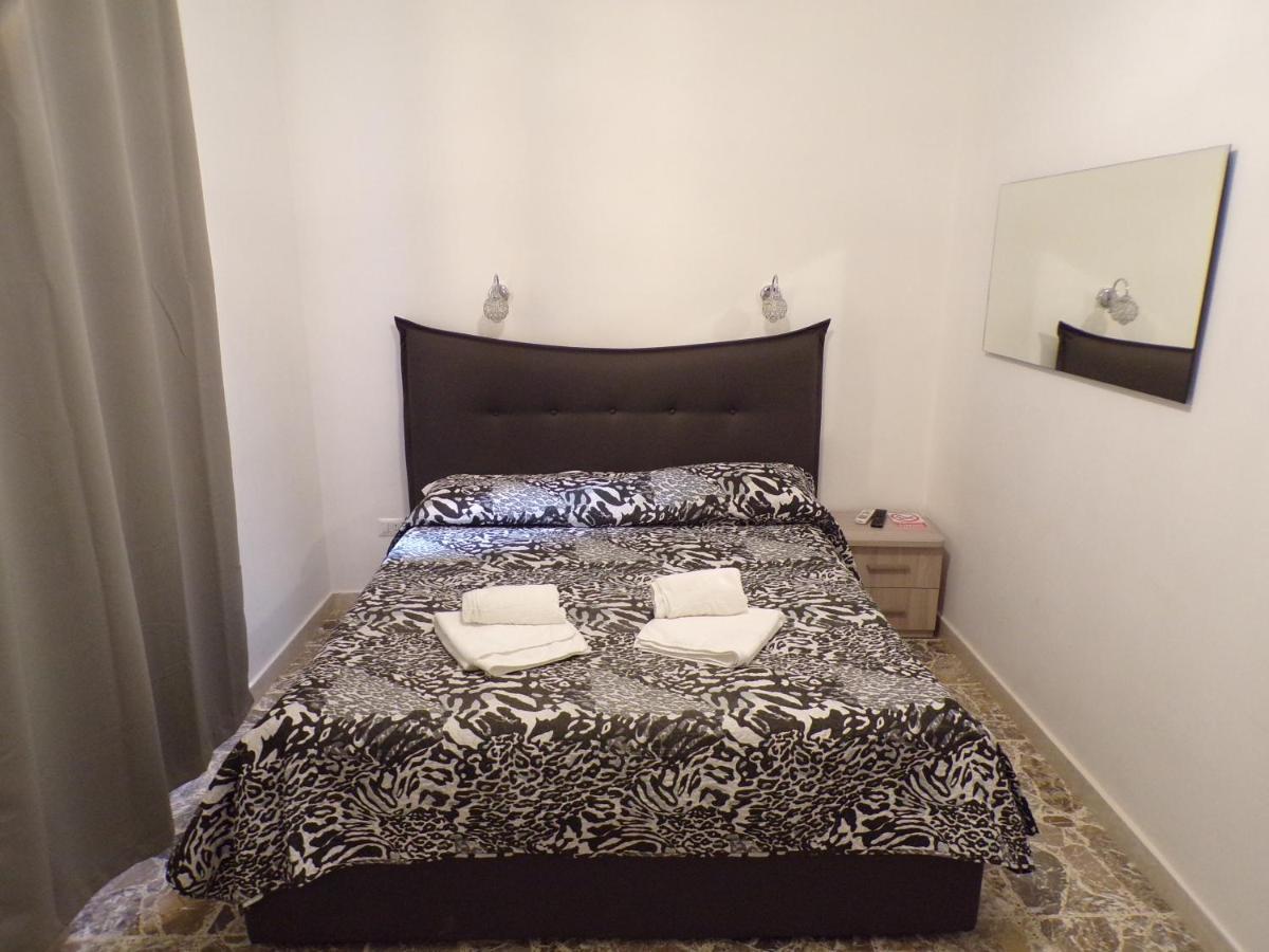 Nuova Aurora Rent Rooms Roccalumera Ngoại thất bức ảnh